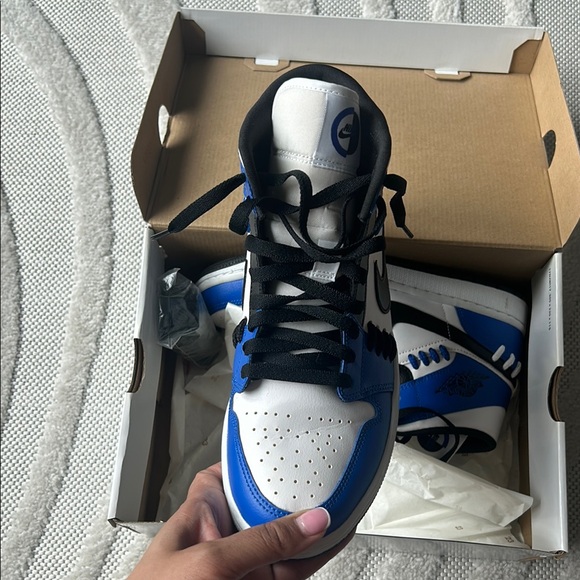 Nike Blue and White High-Top Sneakers ( Air Jordans) - Picture 4 of 6